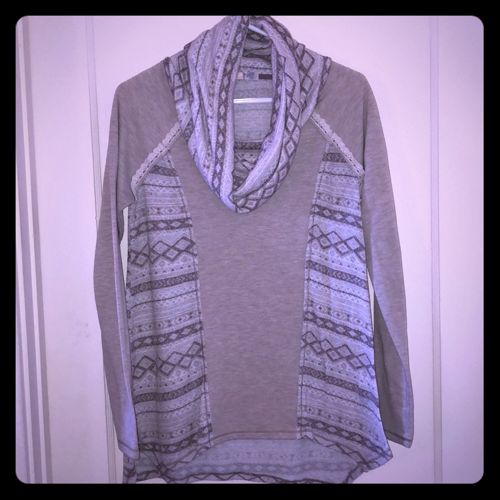 JOLT SIZE M LOOSE NECK TURTLE SWEATER